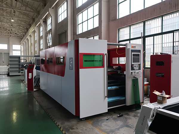 2KW fiber laser cutting machine para sa metal sheet