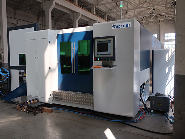 3000W Fiber Laser Cutting Machine na may Double Pallet Changer