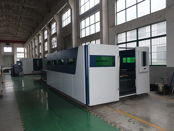 3000w laser cutting machine Presyo IPG 3kw fiber