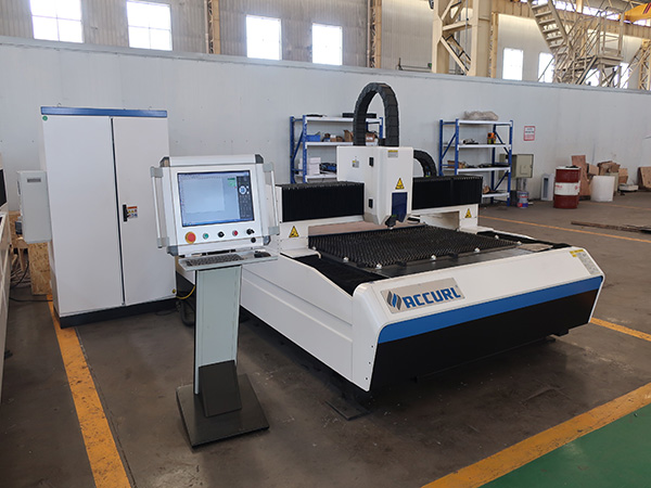 CNC Fiber 1000W Laser Cutting Machine Para sa Carbon Steel 3000x1500mm