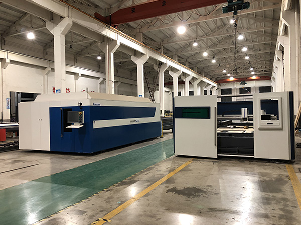 Fiber Laser Cutting Machine para sa sheet at tube cutter 700w, 1000w, 2000w, 2500w