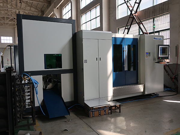 Raycus IPG Metal tube at plate fiber laser cutting machine na may rotary device