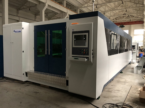 mabigat na tungkulin 1000W carbon bakal hindi kinakalawang na asero hibla laser cutting machine